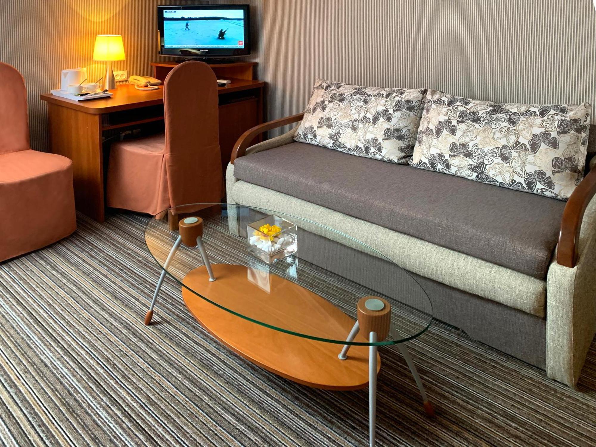 Economy Room In Hotel Eney Lviv Exterior foto