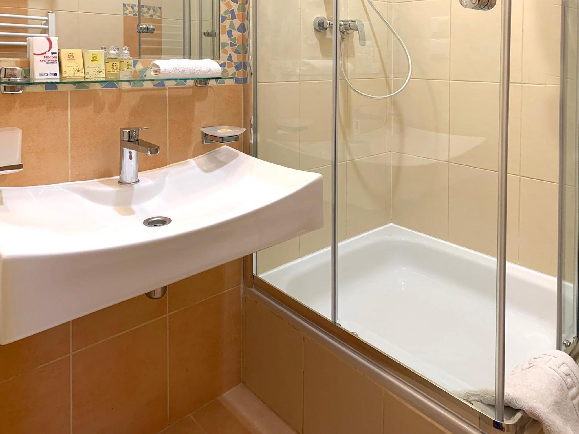 Economy Room In Hotel Eney Lviv Quarto foto