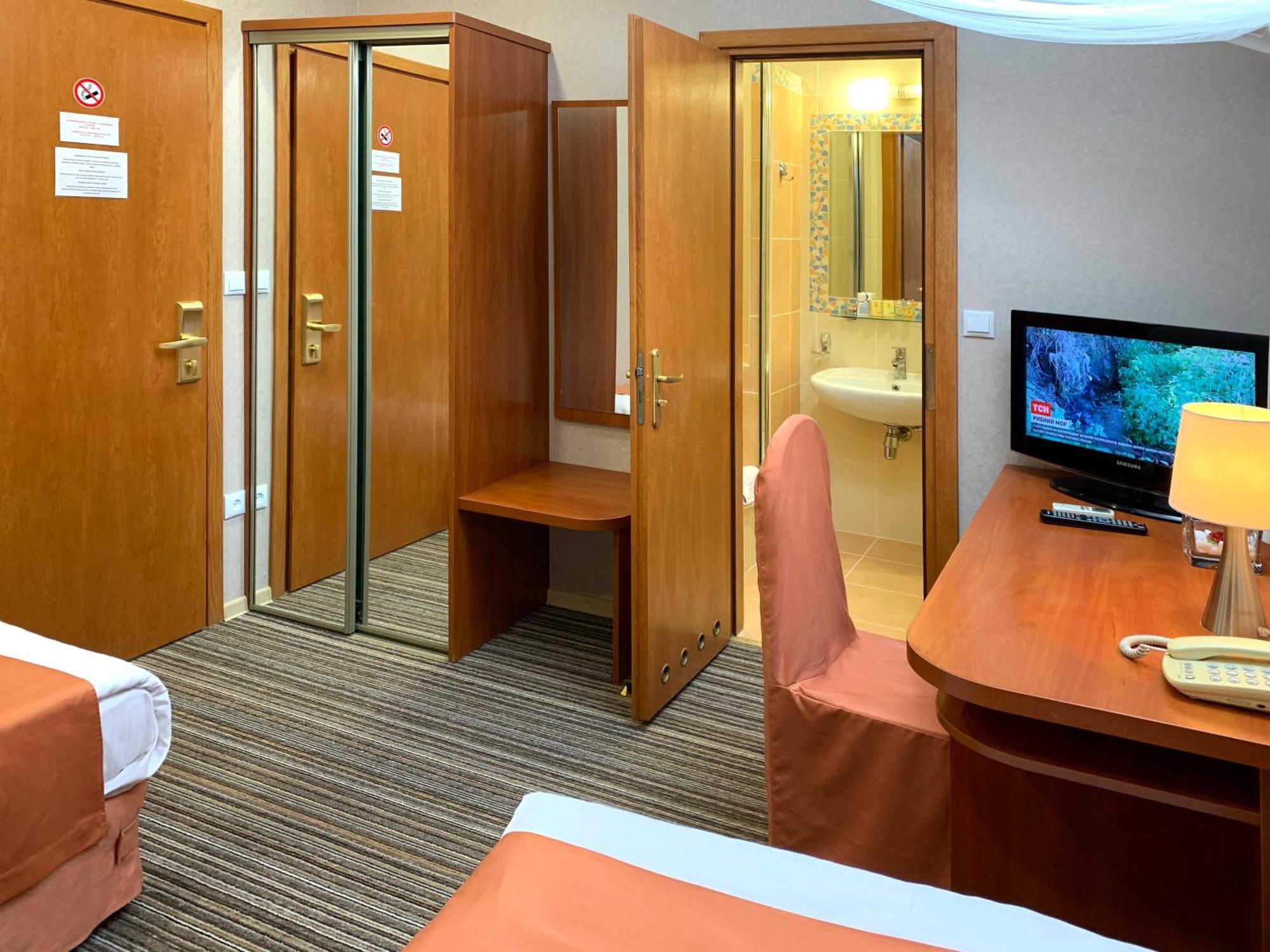 Economy Room In Hotel Eney Lviv Exterior foto