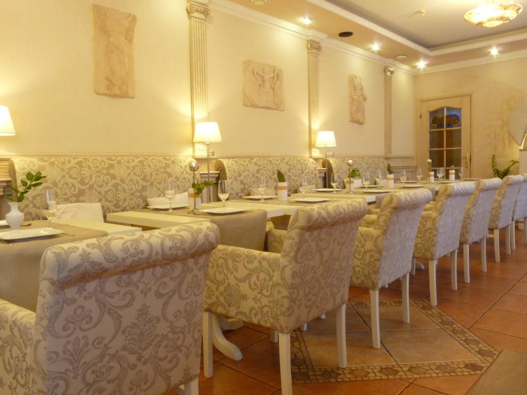 Economy Room In Hotel Eney Lviv Exterior foto