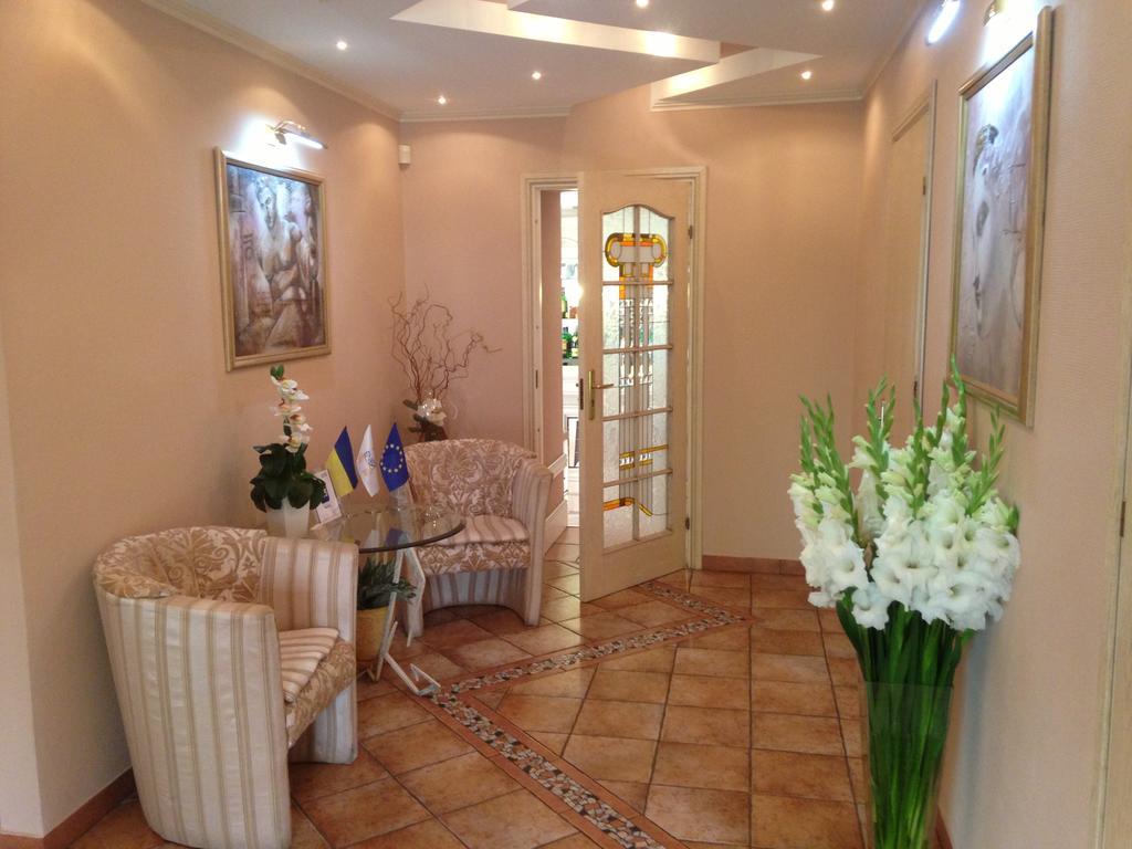 Economy Room In Hotel Eney Lviv Exterior foto